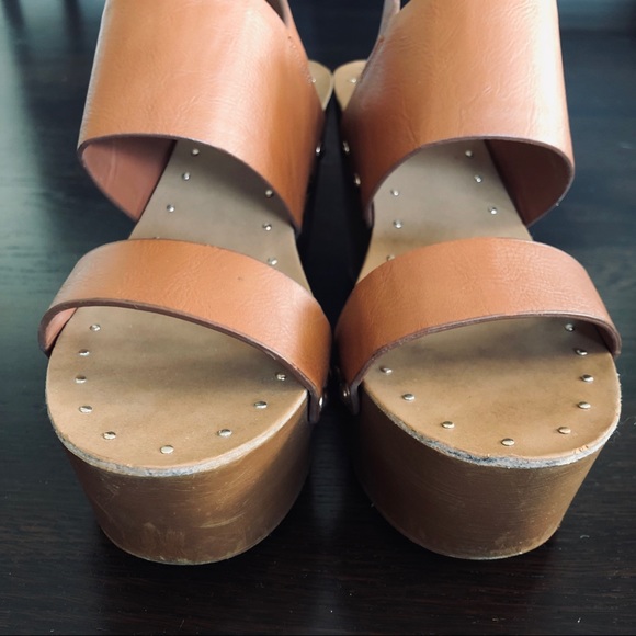 Tan Platform Sandas - Picture 3 of 5